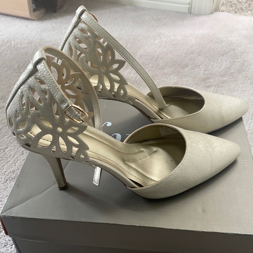 Wedding shoes: Levity TIA Light Gold heels (3 inches)